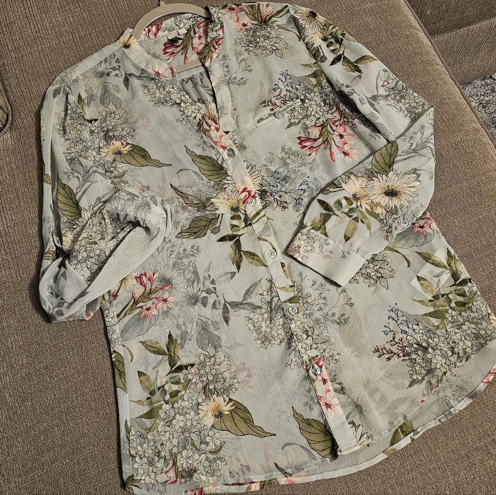 Kut From The Kloth Light Green Floral Sheer Boho Button Top Size Small - Picture 2 of 6